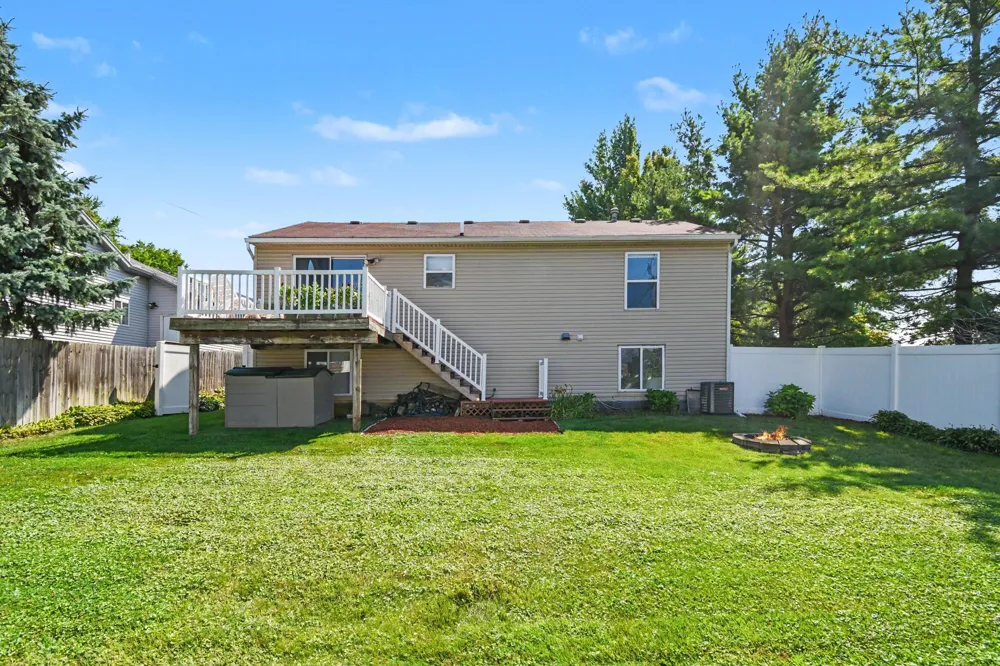 421 Macomb Avenue NW Walker City, MI 49534