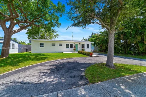 320 NE 59th Ct