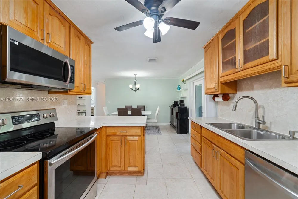 320 NE 59th Ct Oakland Park, FL 33334