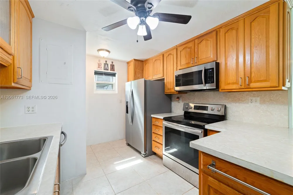 320 NE 59th Ct Oakland Park, FL 33334