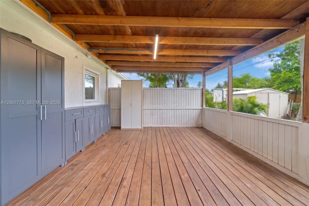 320 NE 59th Ct Oakland Park, FL 33334