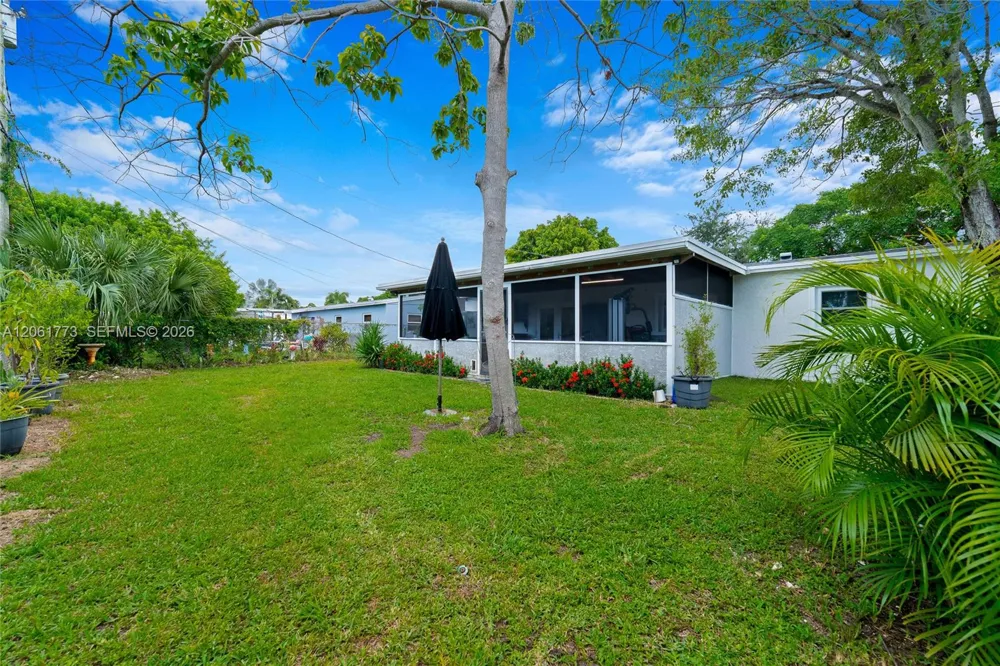 320 NE 59th Ct Oakland Park, FL 33334