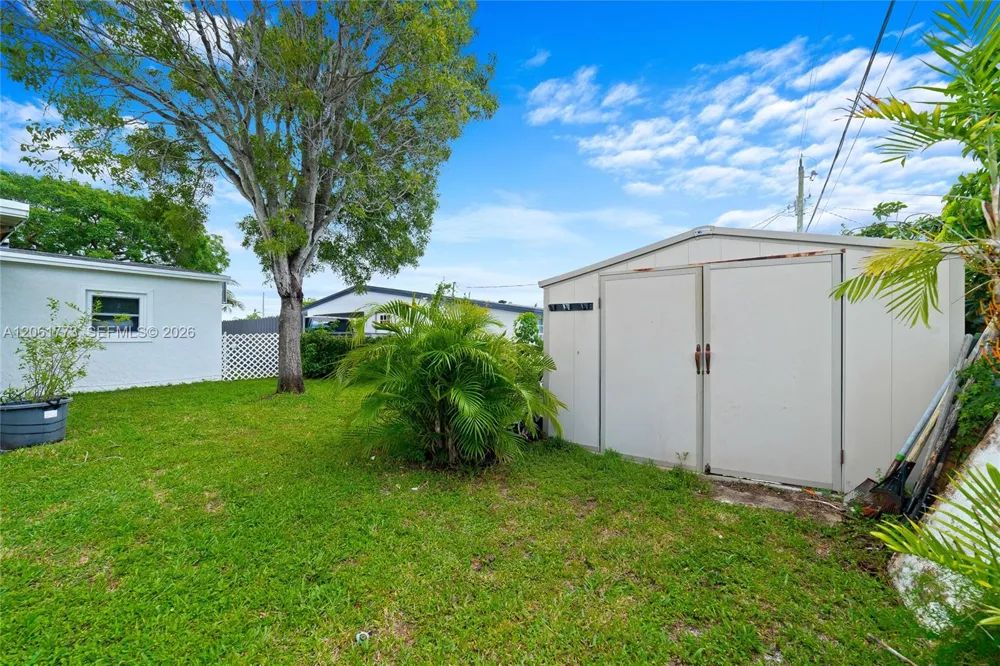 320 NE 59th Ct Oakland Park, FL 33334
