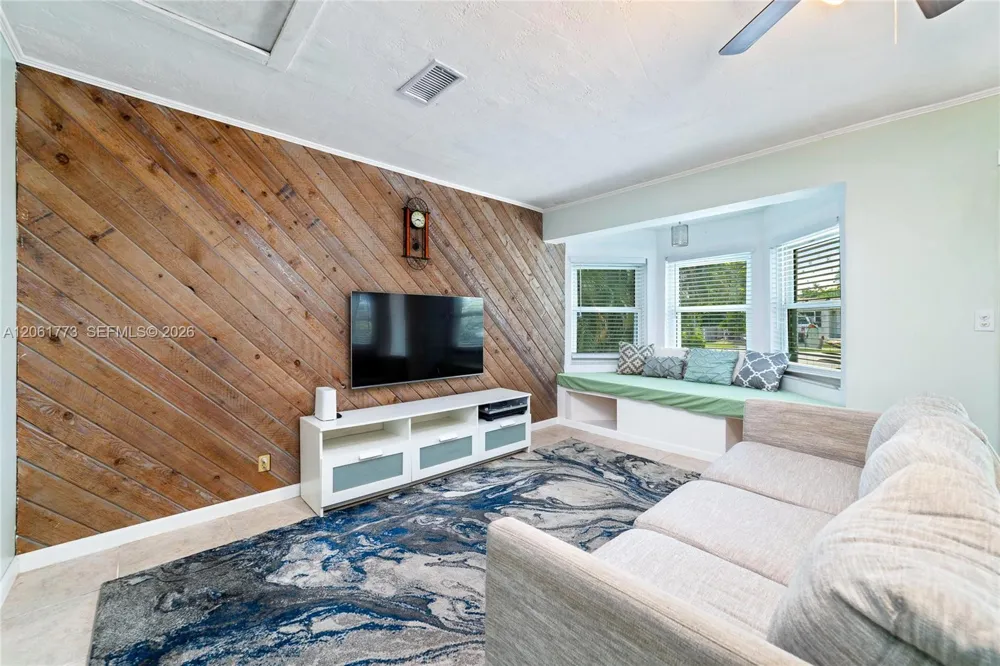 320 NE 59th Ct Oakland Park, FL 33334