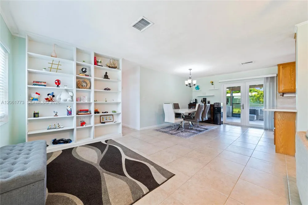 320 NE 59th Ct Oakland Park, FL 33334
