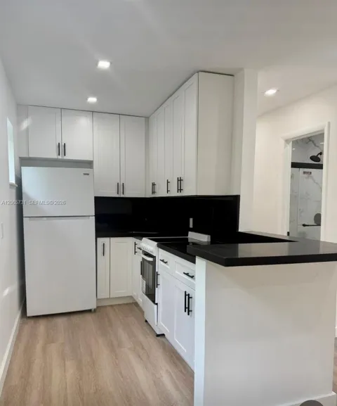 7521 NE 2nd Ct #3