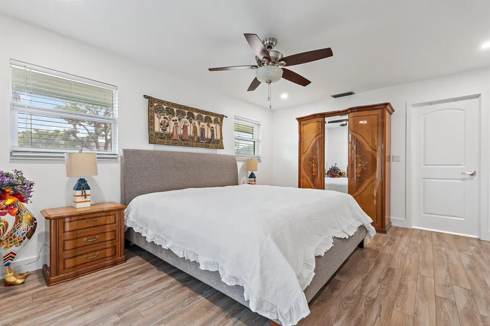 1127 E Seminole Avenue #24b Jupiter, FL 33477