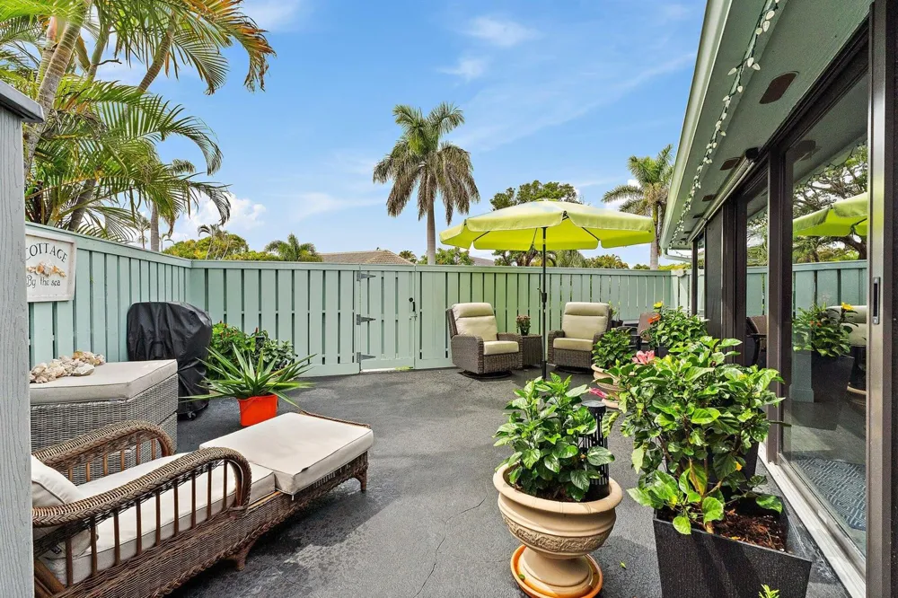 1127 E Seminole Avenue #24b Jupiter, FL 33477