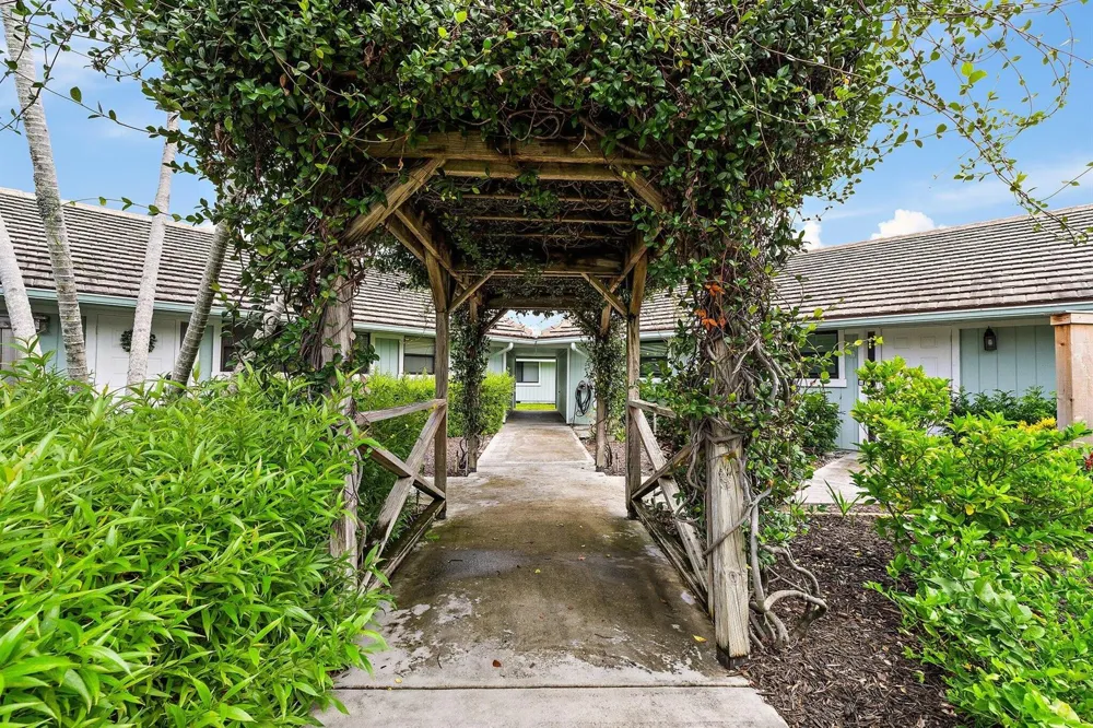 1127 E Seminole Avenue #24b Jupiter, FL 33477