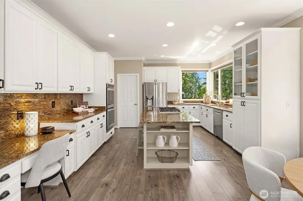 26233 SE 162nd Place Issaquah, WA 98027
