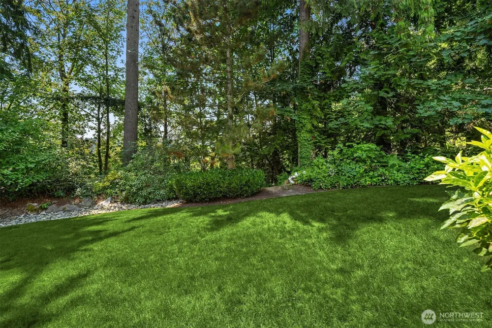 26233 SE 162nd Place Issaquah, WA 98027