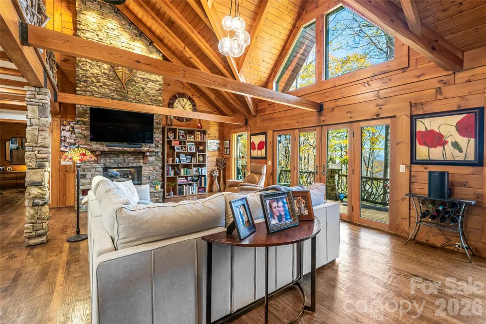 580 Flying Hawk Trail Waynesville, NC 28786