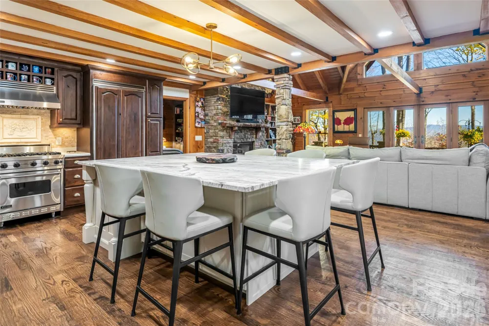 580 Flying Hawk Trail Waynesville, NC 28786