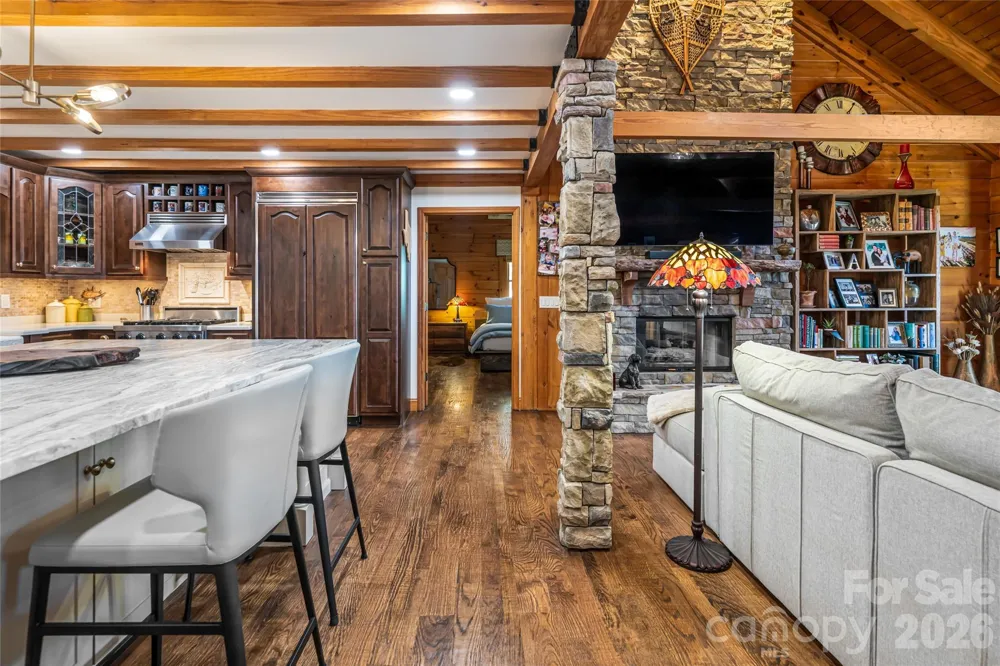 580 Flying Hawk Trail Waynesville, NC 28786