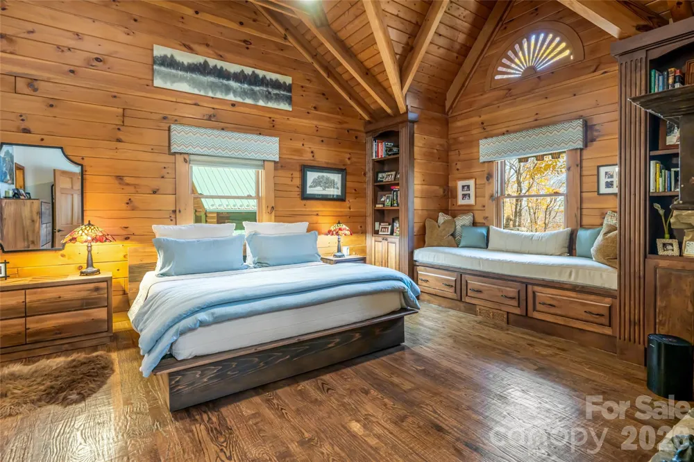 580 Flying Hawk Trail Waynesville, NC 28786