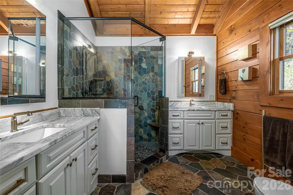 580 Flying Hawk Trail Waynesville, NC 28786