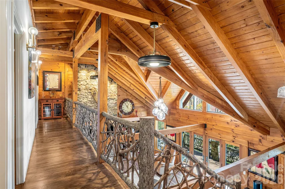 580 Flying Hawk Trail Waynesville, NC 28786