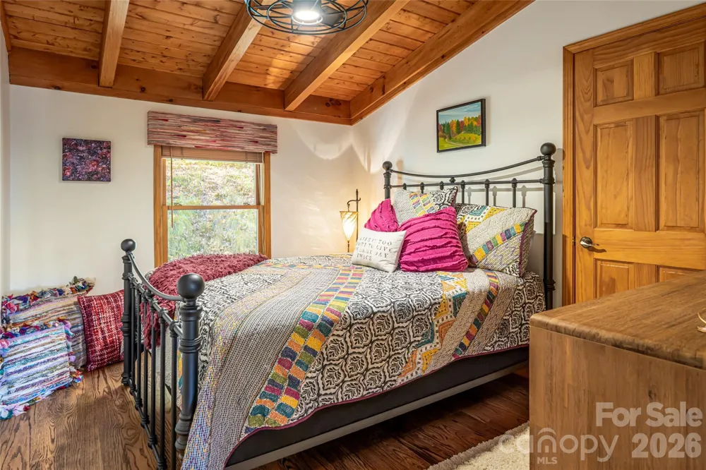 580 Flying Hawk Trail Waynesville, NC 28786
