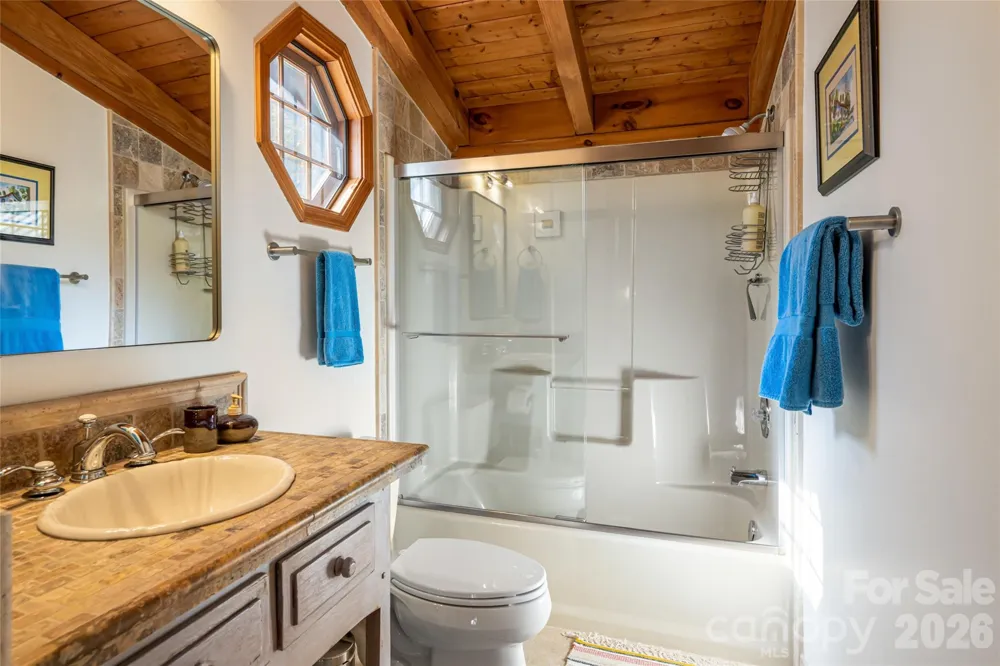 580 Flying Hawk Trail Waynesville, NC 28786