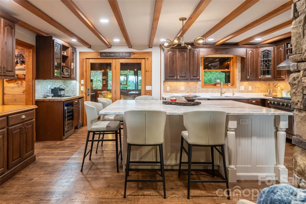 580 Flying Hawk Trail Waynesville, NC 28786