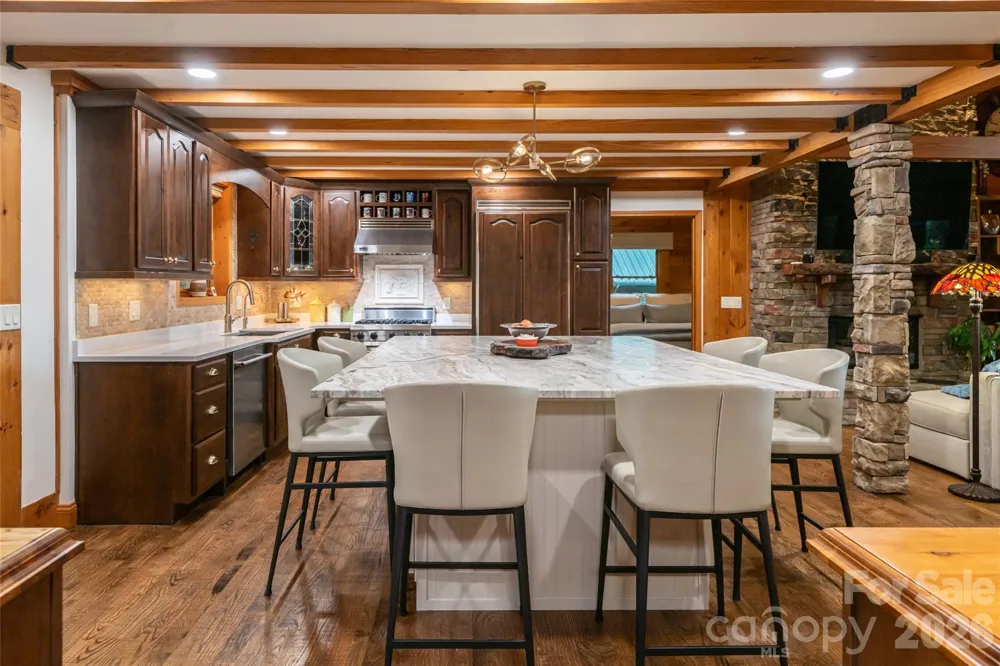 580 Flying Hawk Trail Waynesville, NC 28786