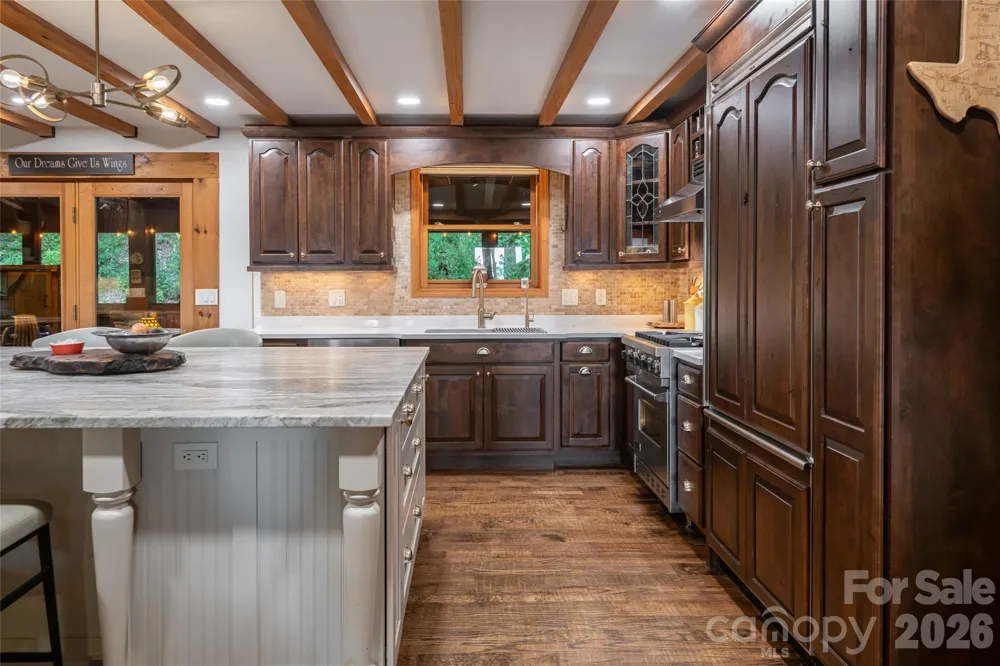 580 Flying Hawk Trail Waynesville, NC 28786