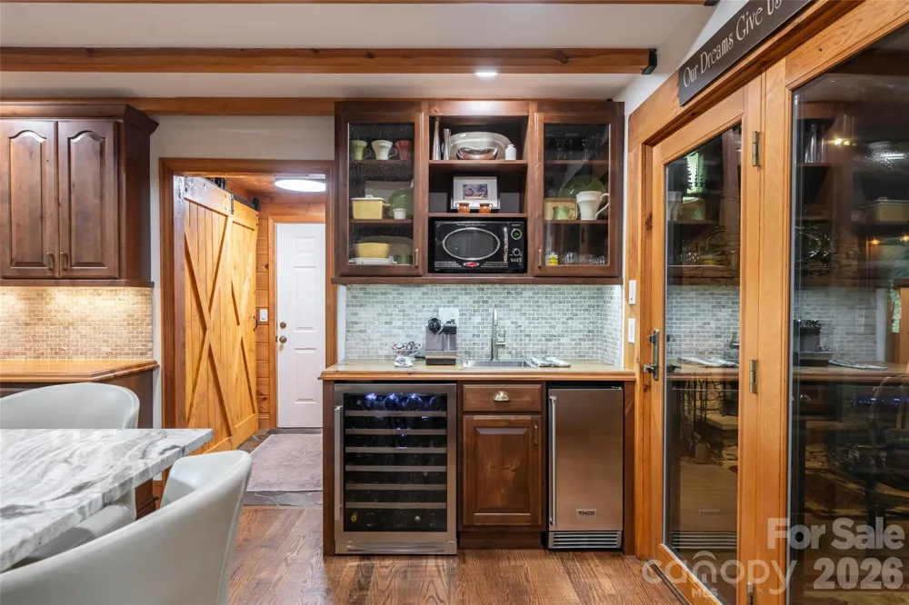 580 Flying Hawk Trail Waynesville, NC 28786