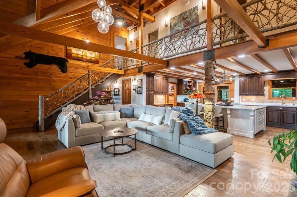 580 Flying Hawk Trail Waynesville, NC 28786