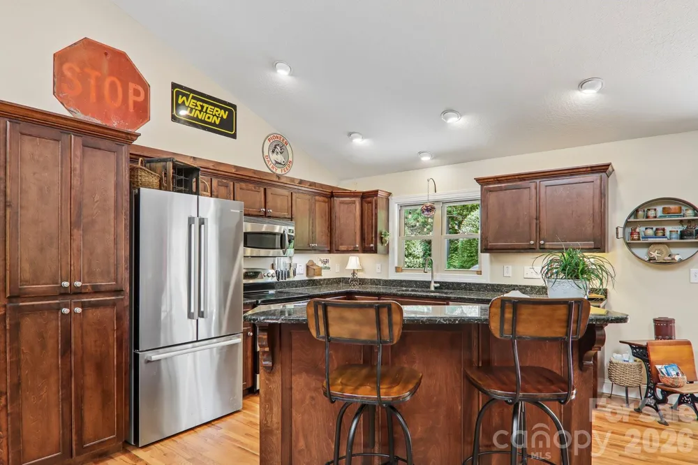 25 Arnie Drive Etowah, NC 28729
