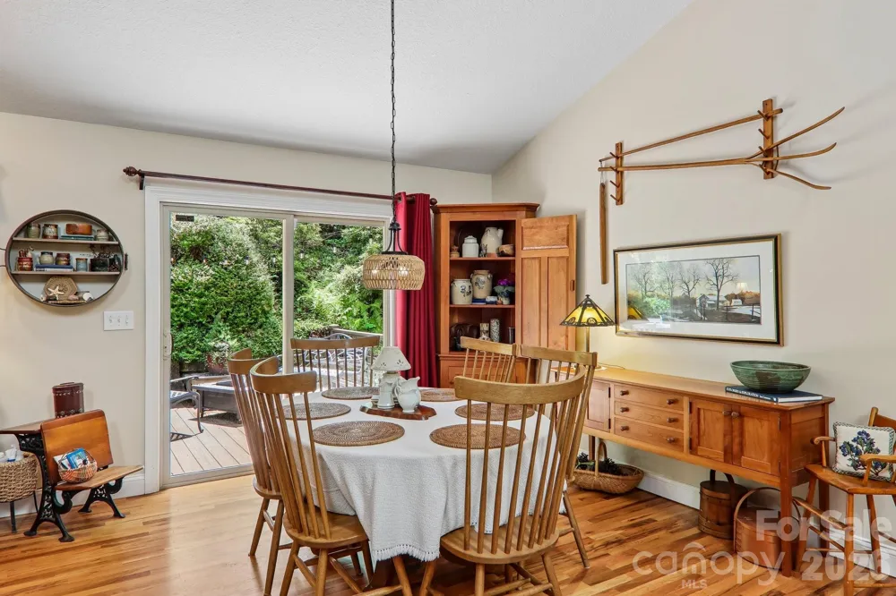 25 Arnie Drive Etowah, NC 28729