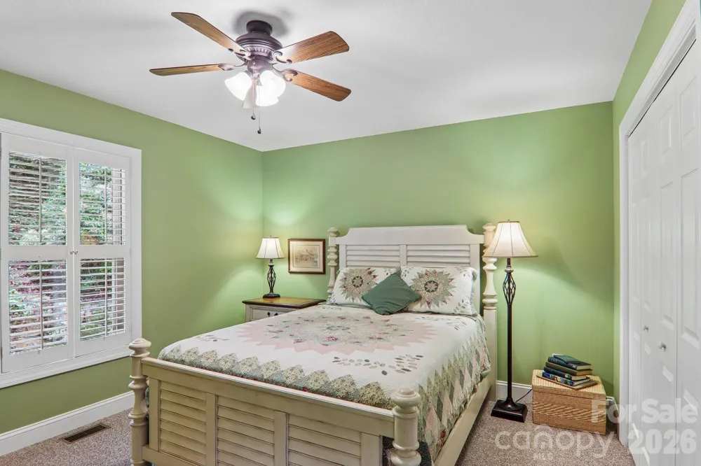 25 Arnie Drive Etowah, NC 28729
