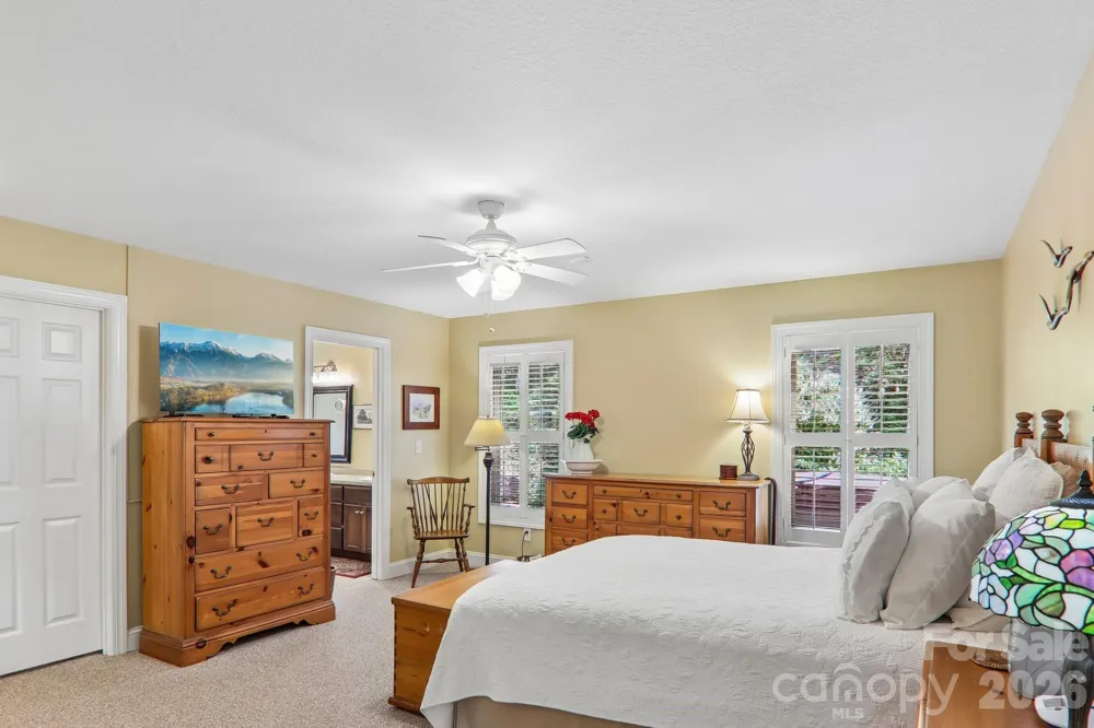 25 Arnie Drive Etowah, NC 28729