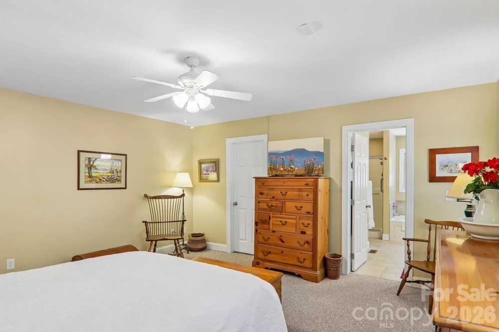 25 Arnie Drive Etowah, NC 28729