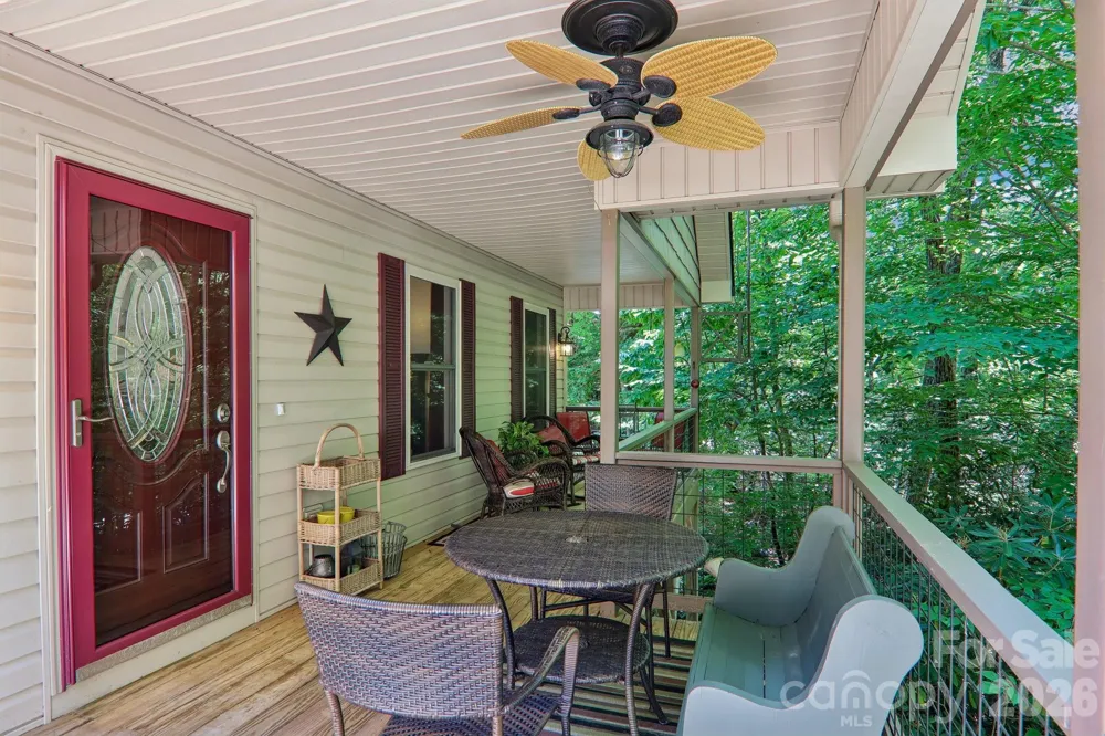 25 Arnie Drive Etowah, NC 28729