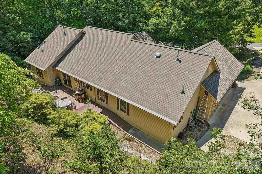 25 Arnie Drive Etowah, NC 28729