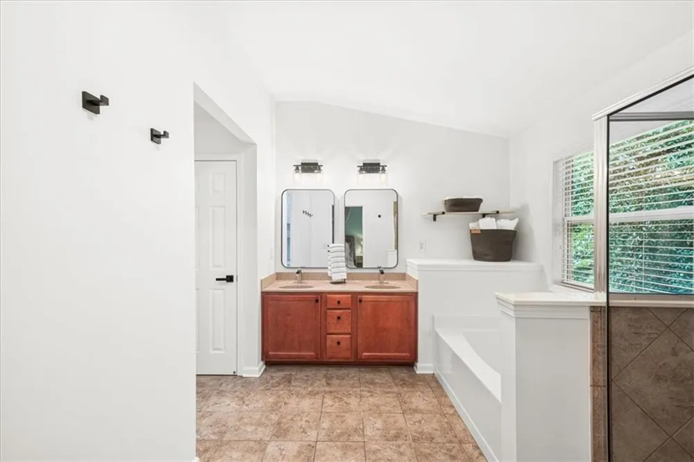 4977 Berkeley Oak Drive Peachtree Corners, GA 30092