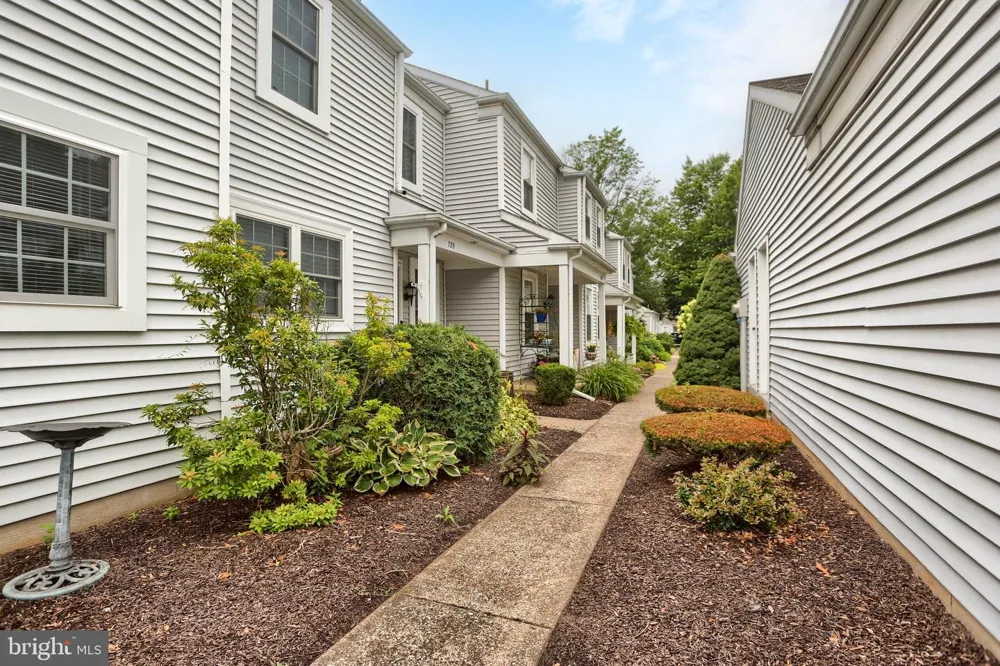 730 CAMBRIDGE COURT Palmyra, PA 17078