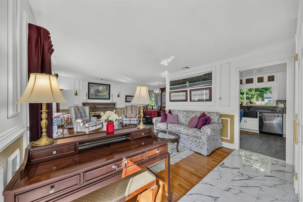 17 Jackson Drive Poughkeepsie, NY 12603