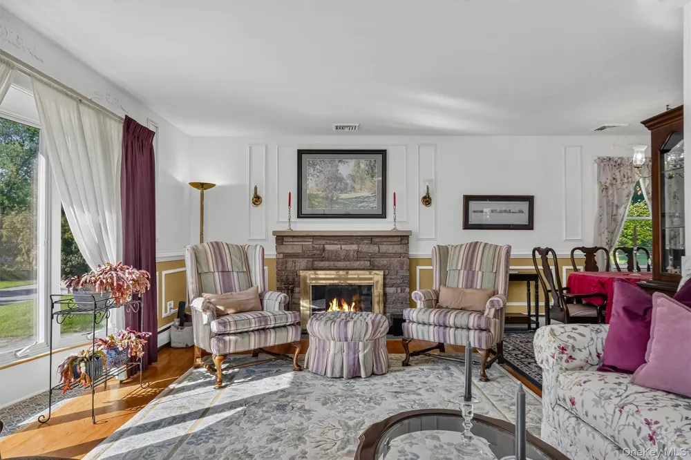 17 Jackson Drive Poughkeepsie, NY 12603