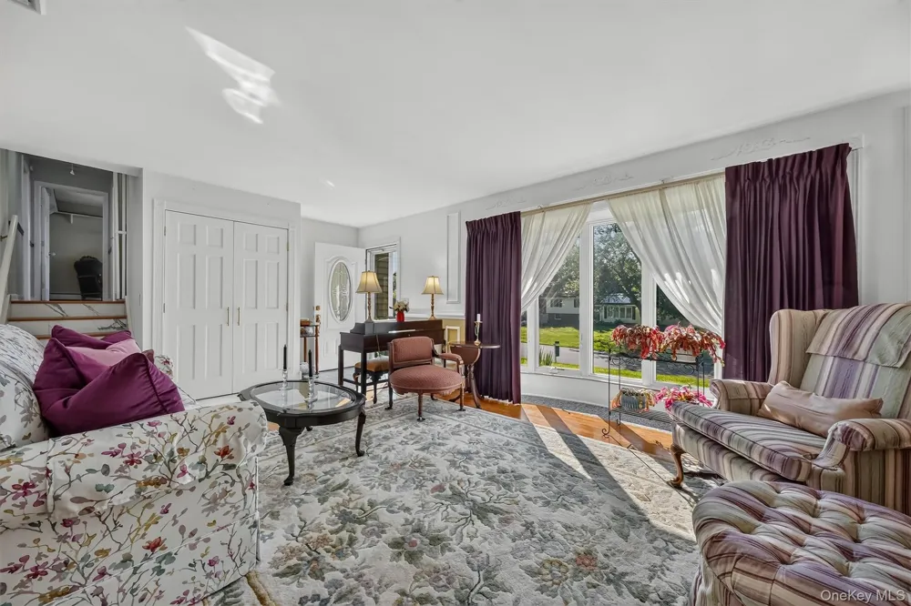 17 Jackson Drive Poughkeepsie, NY 12603