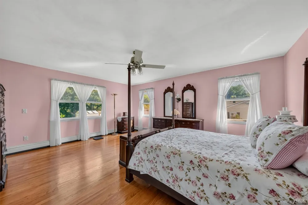 17 Jackson Drive Poughkeepsie, NY 12603