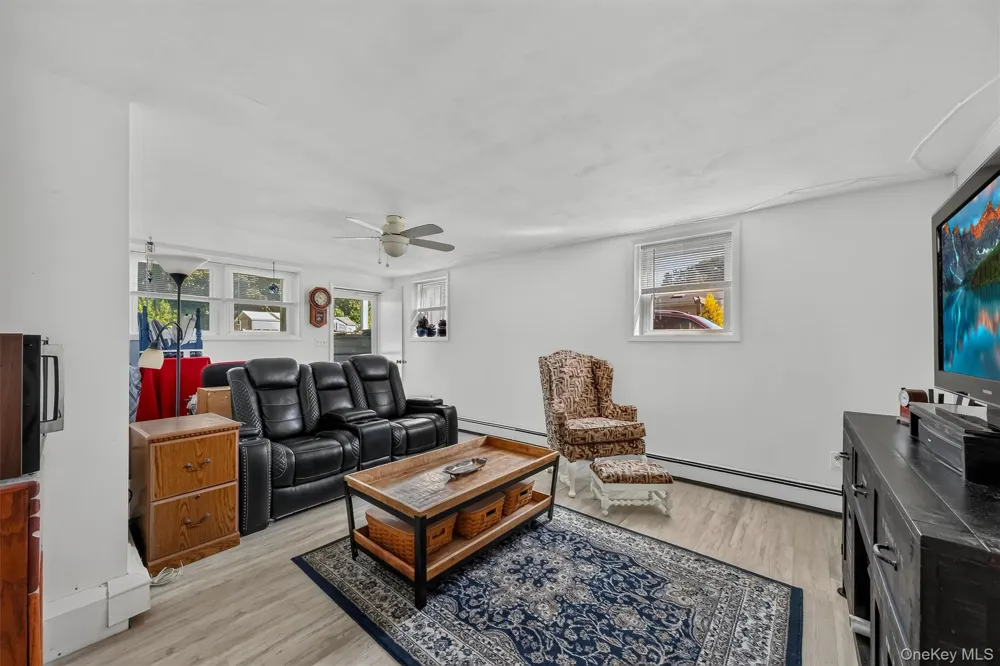 17 Jackson Drive Poughkeepsie, NY 12603