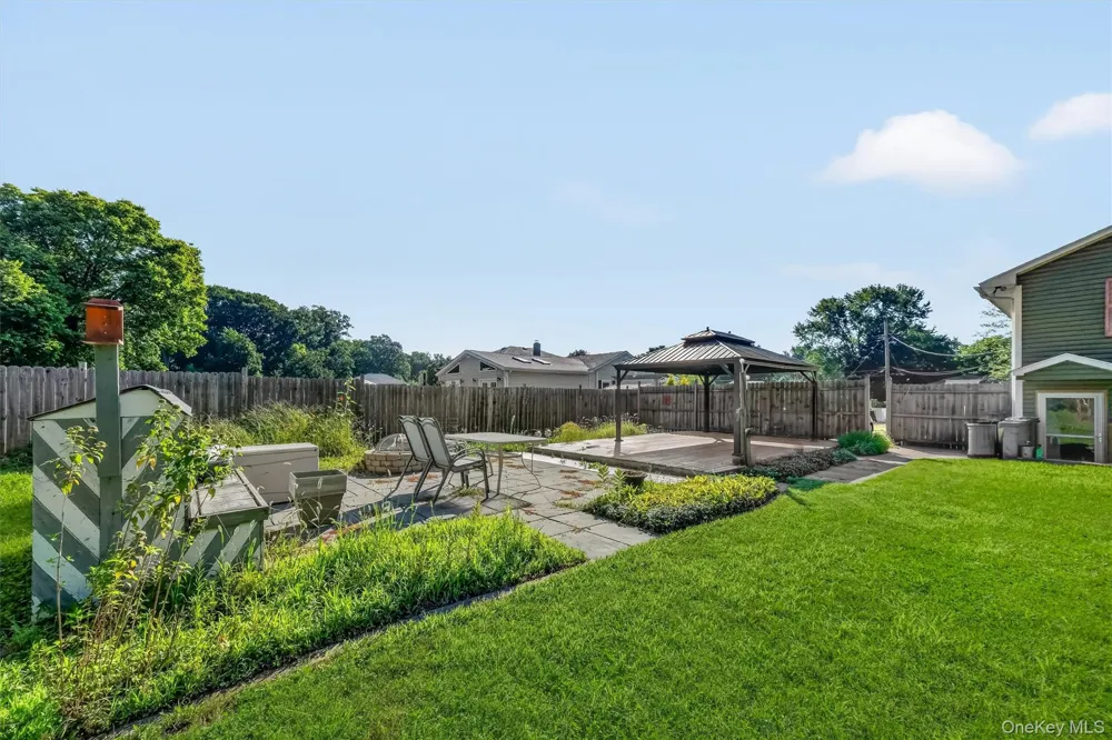 17 Jackson Drive Poughkeepsie, NY 12603