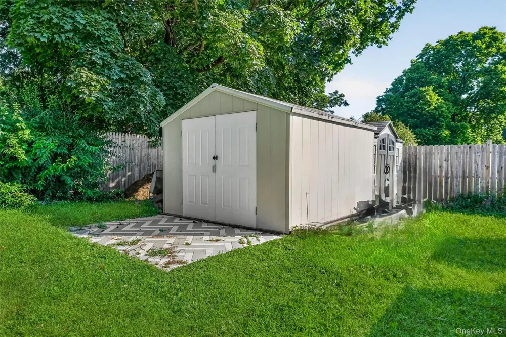 17 Jackson Drive Poughkeepsie, NY 12603