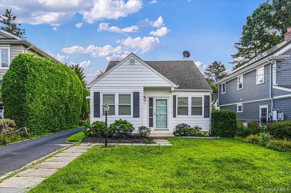 104 Fairfield Avenue Port Washington, NY 11050
