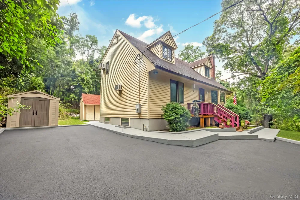 21 Sams Path Rocky Point, NY 11778