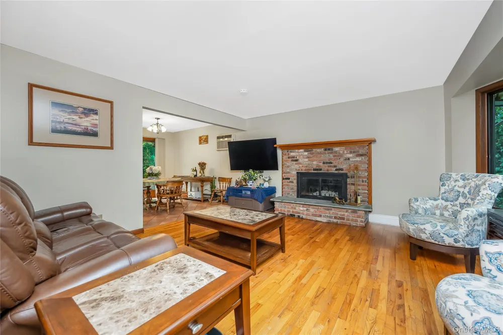 21 Sams Path Rocky Point, NY 11778