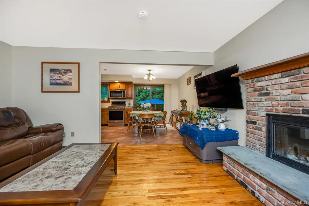 21 Sams Path Rocky Point, NY 11778