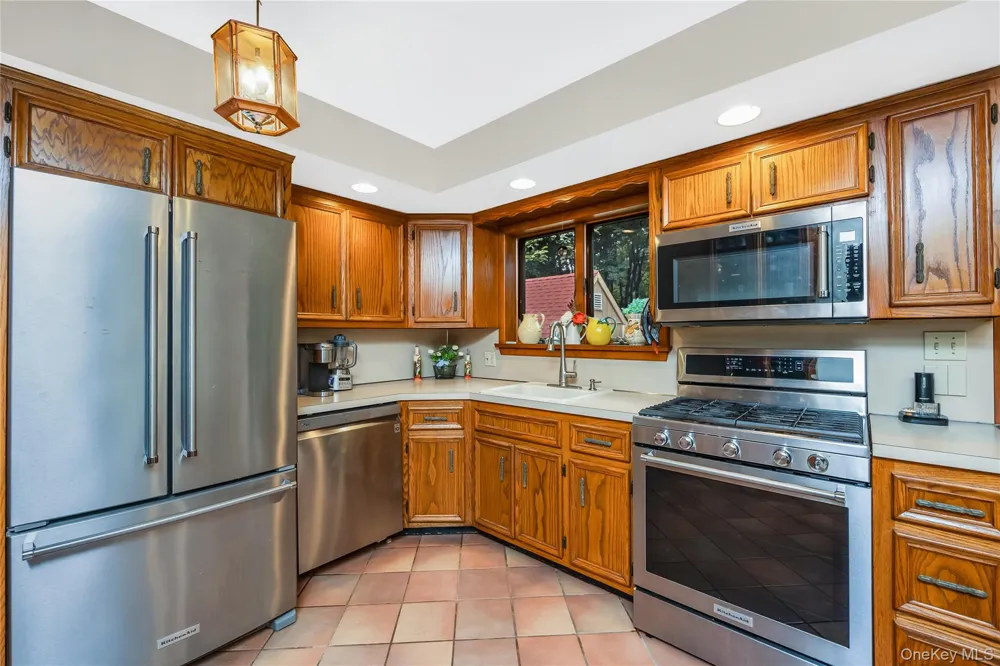 21 Sams Path Rocky Point, NY 11778