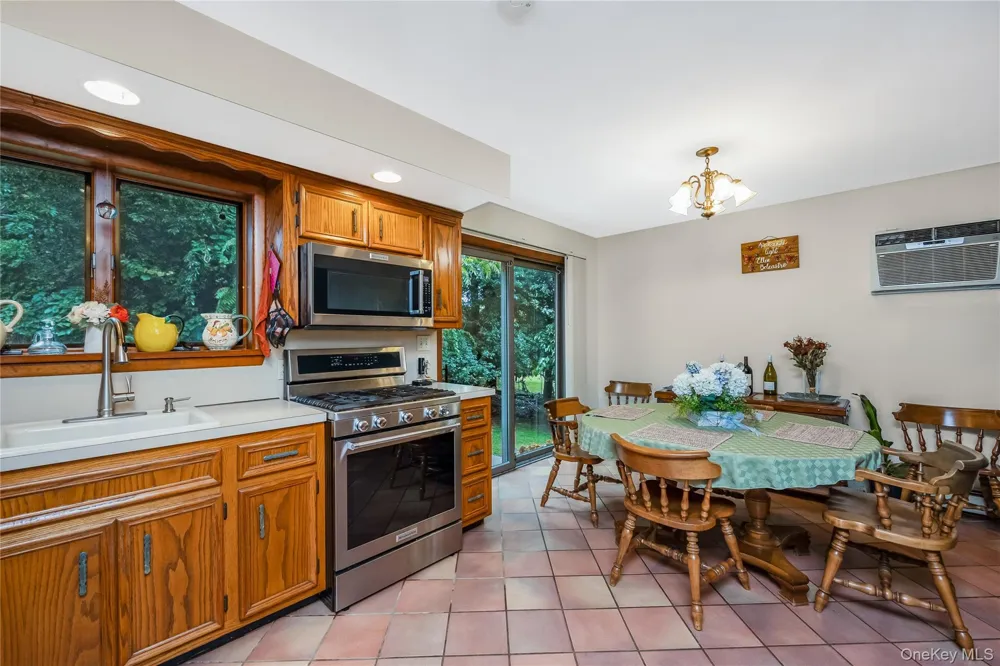 21 Sams Path Rocky Point, NY 11778
